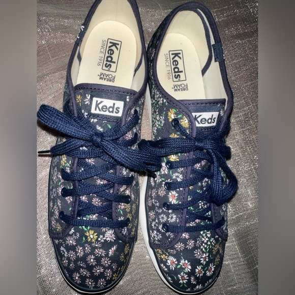 Keds Dream Foam Navy Blue Floral Print Sneakers Size 9.5 - Picture 3 of 8
